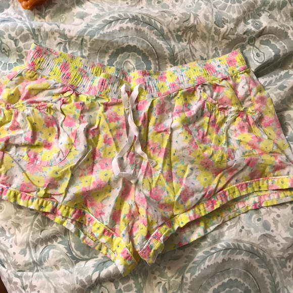 Victoria Secret sleep shorts - Picture 1 of 2